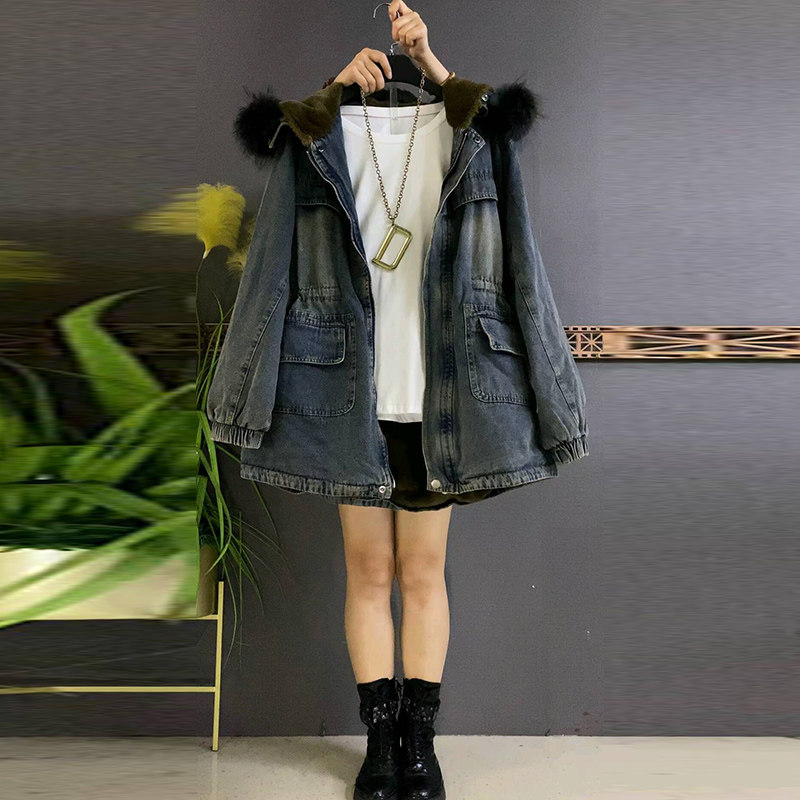 新款时尚毛领连帽加厚牛仔外套冬
