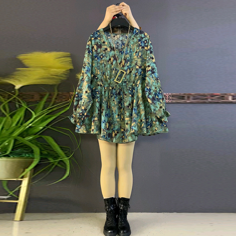 新款韩版时尚拼接碎花女人衫