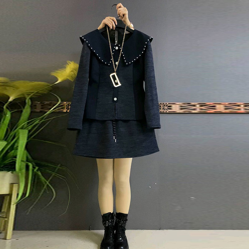 娃娃领上衣防走光半身裙两件套