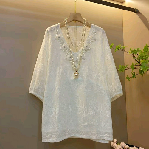 重工钉珠提花洋气显瘦百搭上衣