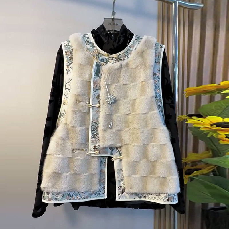 新中式大码女装盘扣马甲2025新款提花打底衫胖MM显瘦复古保暖马夹,女装/女士精品,常规大码外套,淘宝优惠券,粉丝福利购,淘宝优惠卷