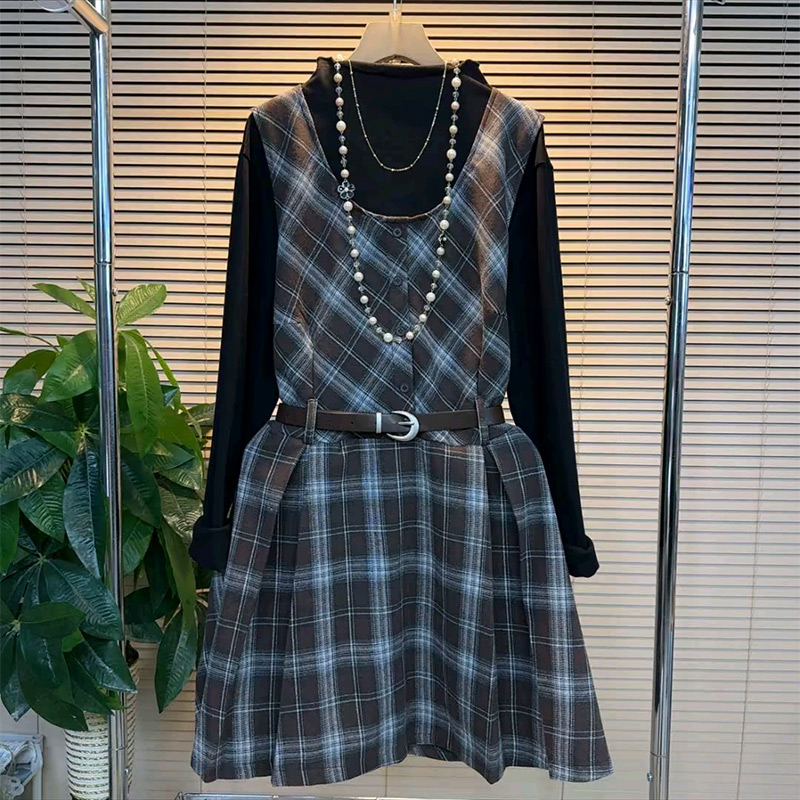 格纹马甲裙打底衫套装