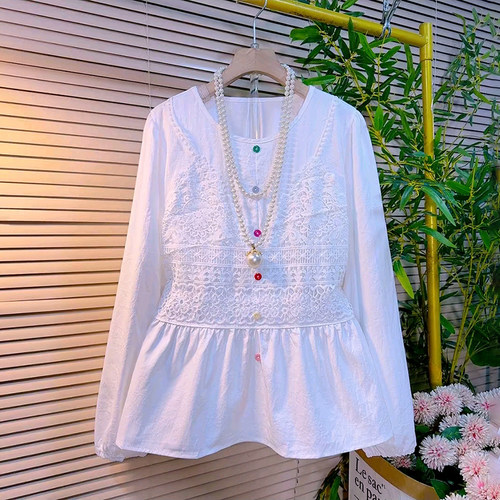 时尚名媛风拼接蕾丝彩扣减龄衬衫