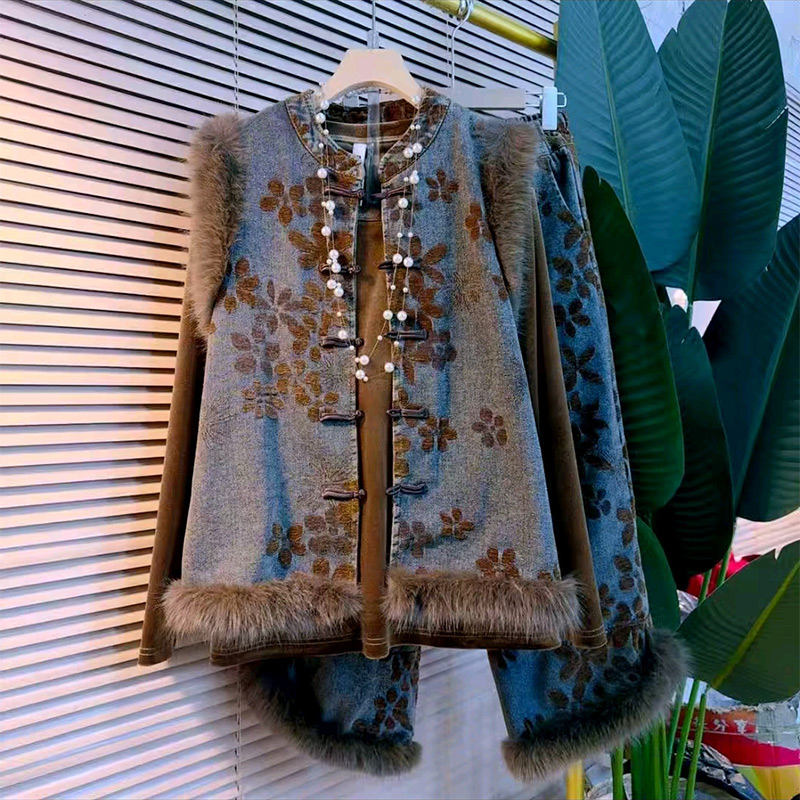 刺绣花朵毛毛马甲裤子打底衫