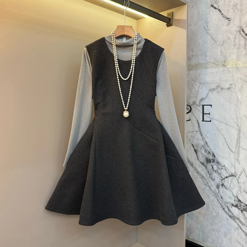 纯色收腰马甲裙内搭套装