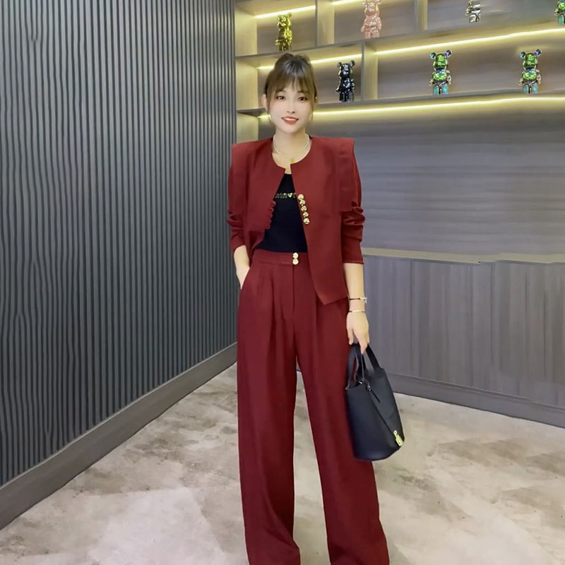 气质高级感设计扣上衣裤子两件套