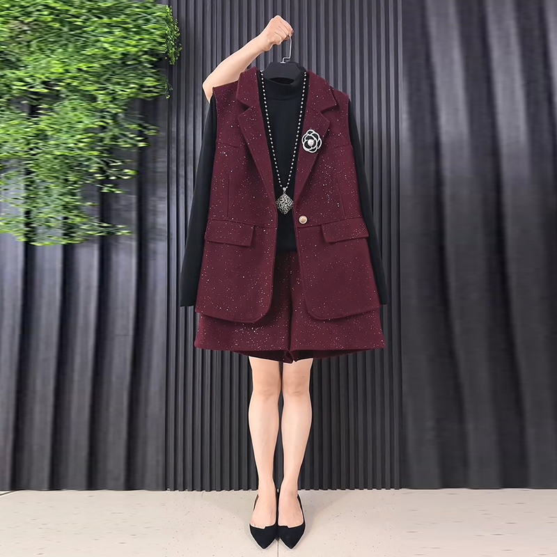 毛呢西服马甲打底短裤洋气三件套