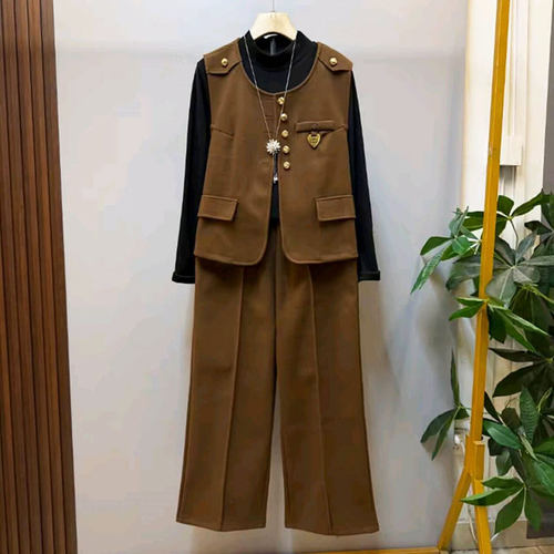 桃心挂件马甲打底衫裤子三件套