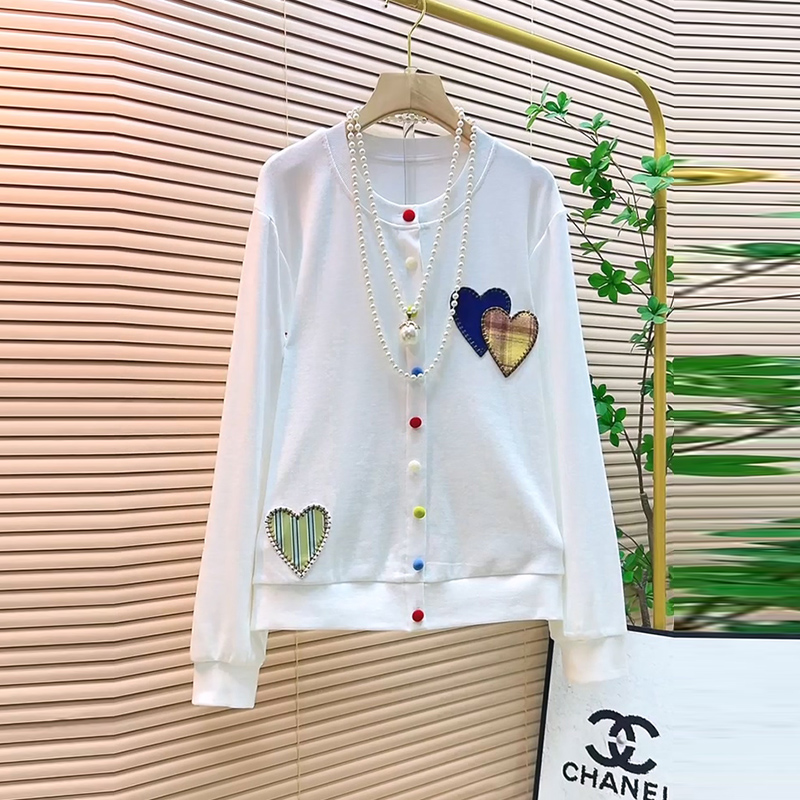 时尚减龄爱心刺绣设计彩扣开衫新