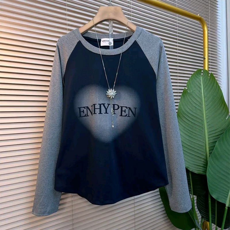 时尚爱心插肩袖长袖T恤