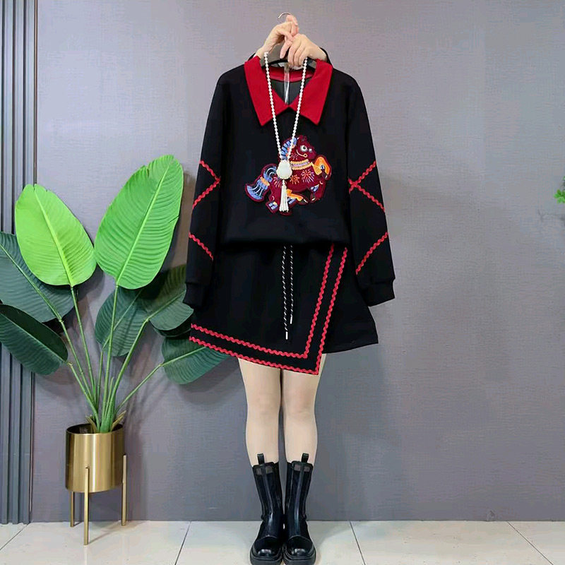 设计款撞色翻领小马刺绣卫衣独特拼接半身裙套装胖妹妹大码女装潮,女装/女士精品,大码套装,淘宝优惠券,粉丝福利购,淘宝优惠卷