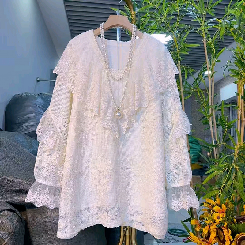 刺绣花朵荷叶领大码女装加衬小衫