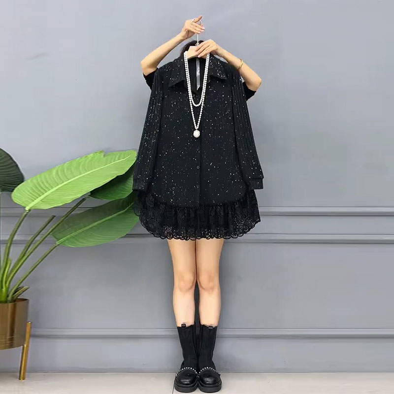 蕾丝衫拼接设计翻领上衣