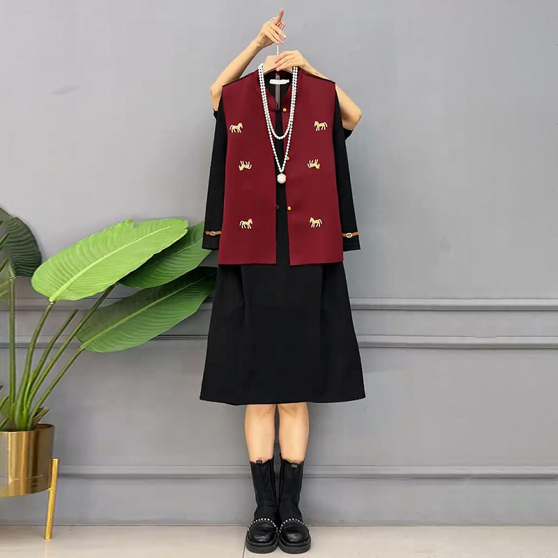 胖妹妹大码女装春季2026新款刺绣小马时髦气质马甲搭配宽松连衣裙,女装/女士精品,大码内搭,淘宝优惠券,粉丝福利购,淘宝优惠卷
