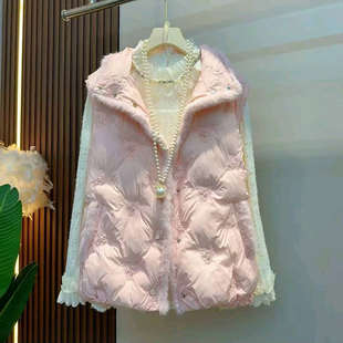 新款 钻领蕾丝打底衫 气质花朵刺绣棉马甲大码 胖mm时尚 女装 2025冬季