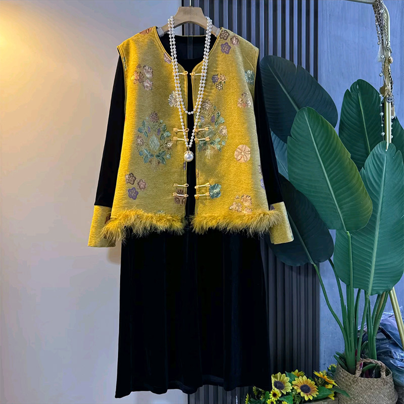 国风盘扣毛边马甲长裙套装