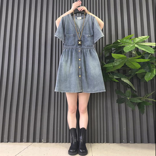 胖妹妹2025夏季新款大码女装韩版时尚休闲牛仔舒适修身显瘦连衣裙