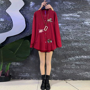 女装 胖妹妹新款 马上有钱百搭上衣大码 衬衫 潮 国风小马刺绣立领长袖