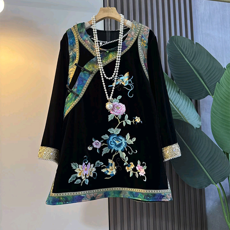 盘扣绣花丝绒马甲钉珠打底衫
