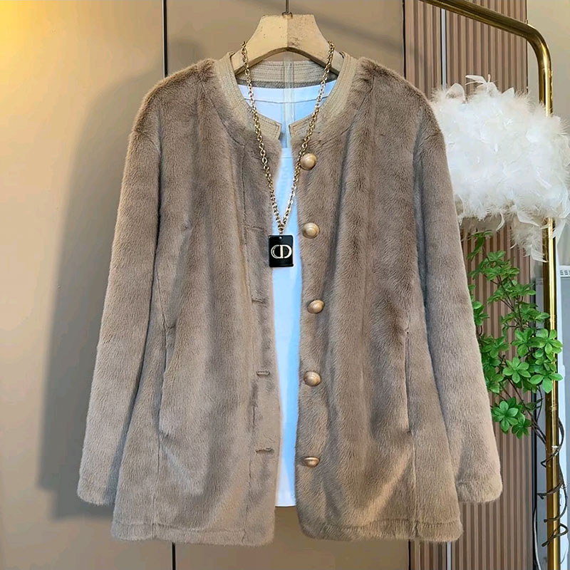 大码女装遮肉显瘦外套保暖冬季潮