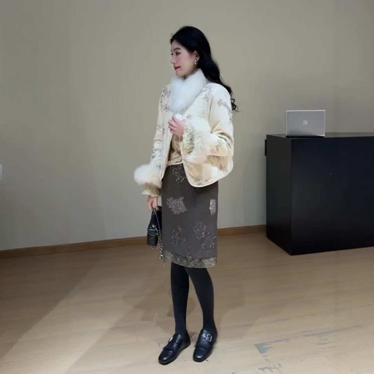 洋气新款重工亮片半身裙女高级感百搭气质千金风秋冬高腰显瘦中裙,女装/女士精品,半身裙,淘宝优惠券,粉丝福利购,淘宝优惠卷