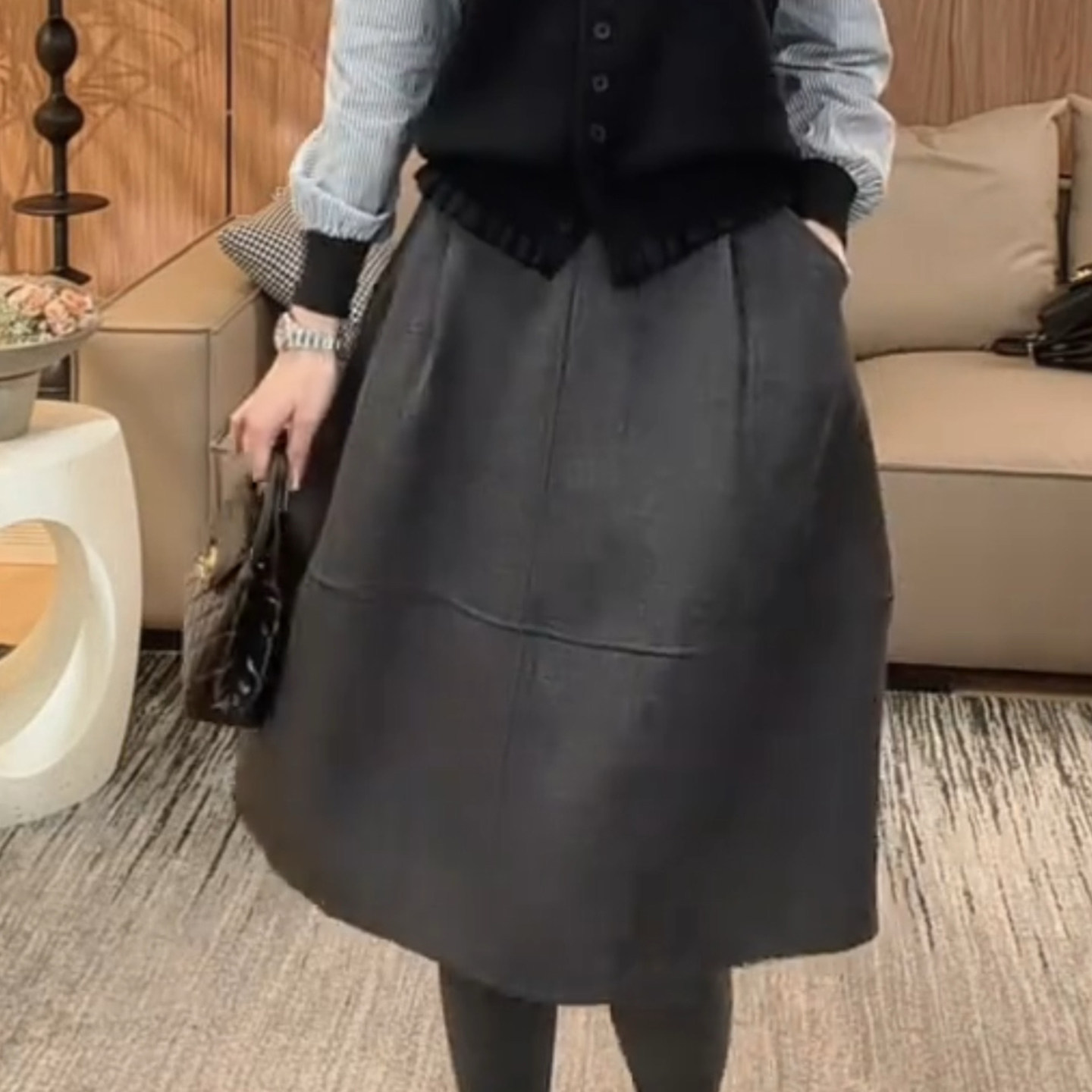 深灰色毛呢半身裙女春秋2026新款显瘦后松紧高腰A字中裙子蓬蓬裙