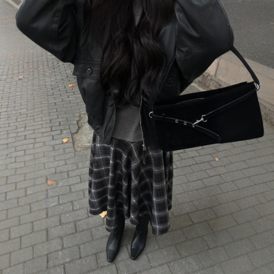 中长款不规则A字格子半身裙