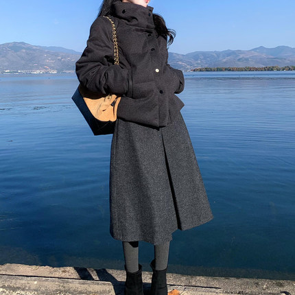 深灰色压褶毛呢中裙女秋冬加厚呢子半身裙小个子A字包臀五分短裙