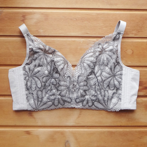 超薄文胸全罩杯软钢圈上托收副乳