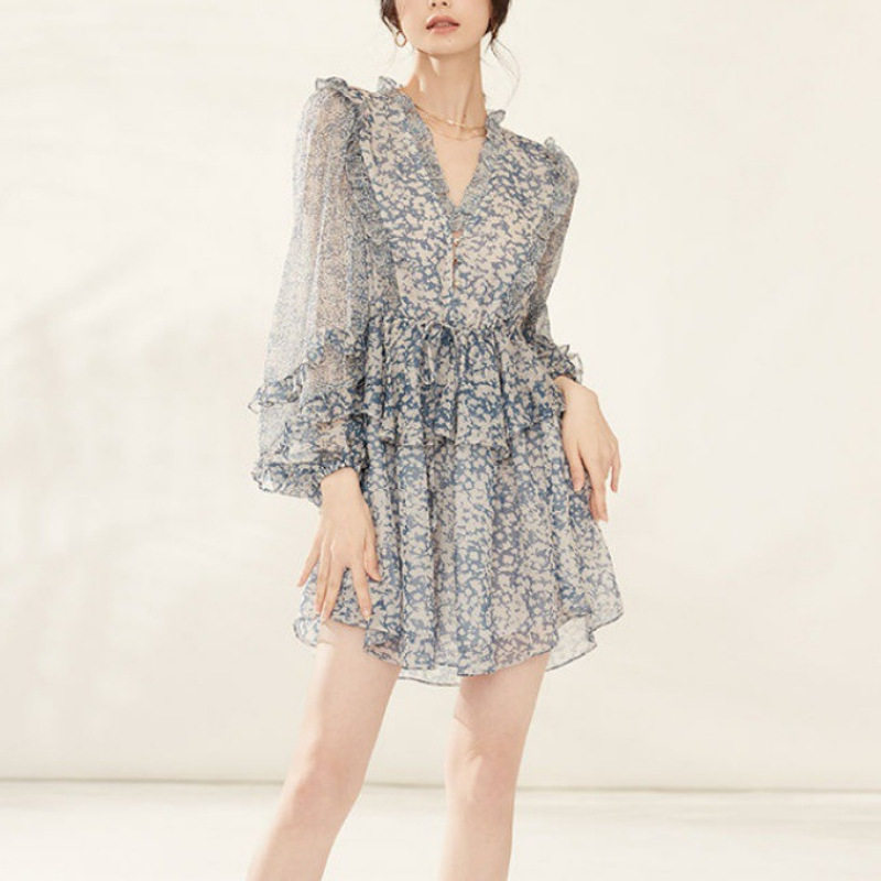 仿真丝碎花连衣裙女2024春夏连衣裙