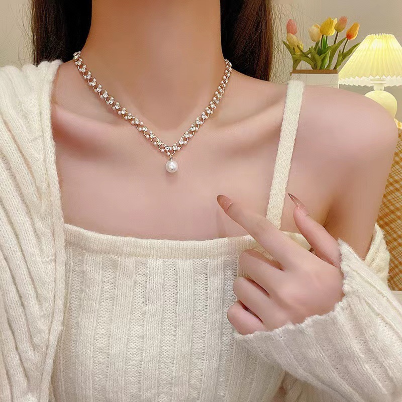 高级感珍珠项链女小众设计轻奢个性锁骨链时尚气质超闪锆石颈链-封面