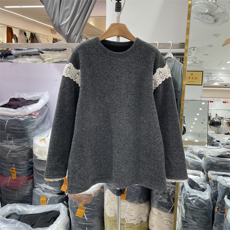 YZOY53295正版冬季韩版宽松圆领拼接蕾丝花边加绒加厚T恤衫上衣女