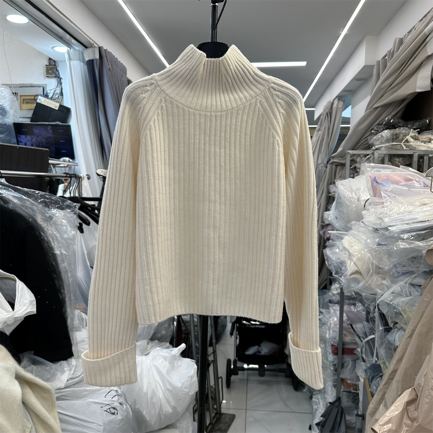 韩版2025秋冬纯色简约高领袖口卷边设计百搭坑条长袖针织衫毛衣女,女装/女士精品,毛针织衫,淘宝优惠券,粉丝福利购,淘宝优惠卷