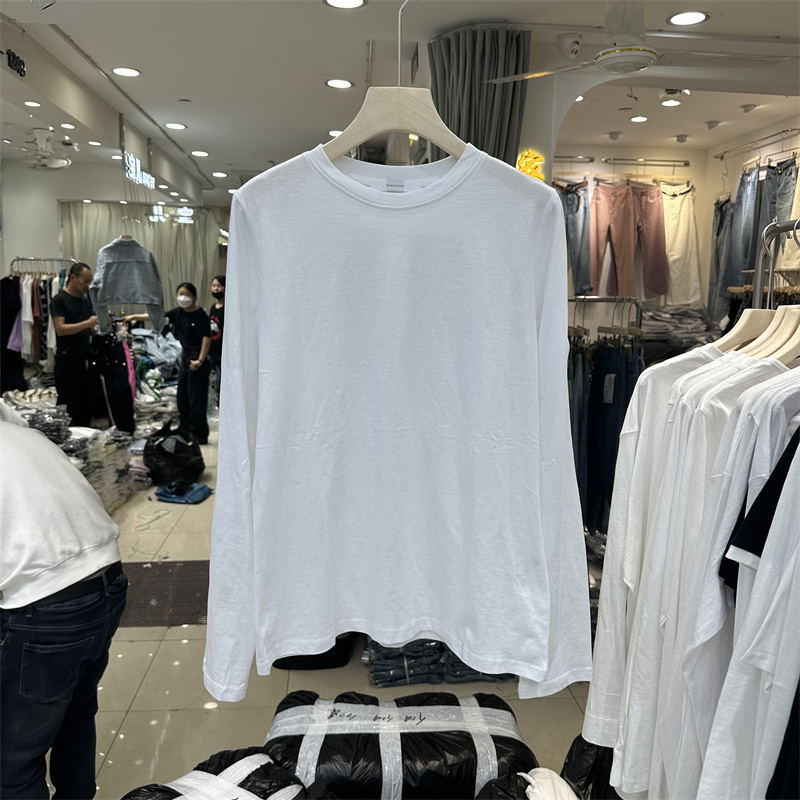 白色长袖简约修身T恤女打底衫