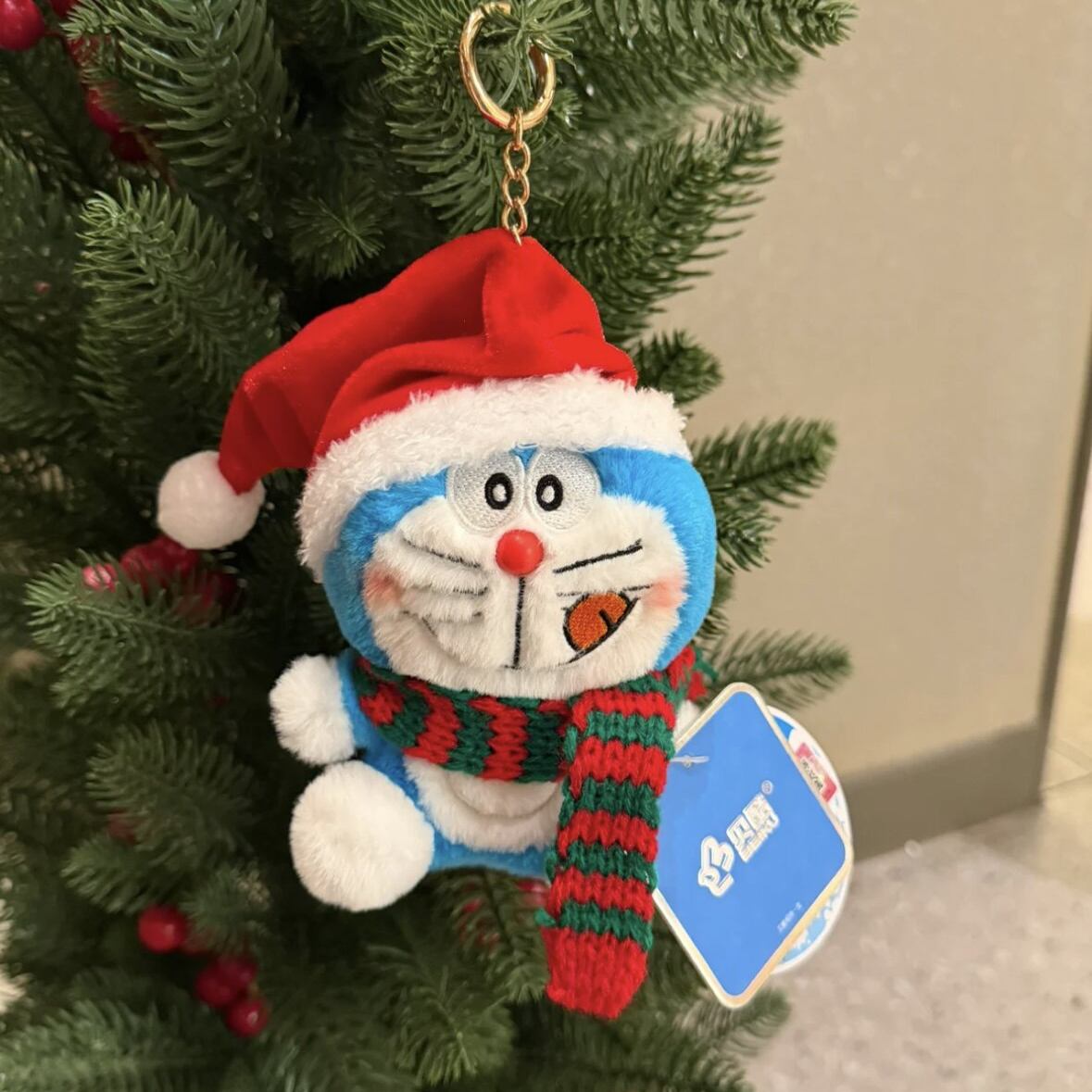 正版可爱哆啦A梦圣诞小红帽毛绒公仔包挂件车挂送朋友节日礼物