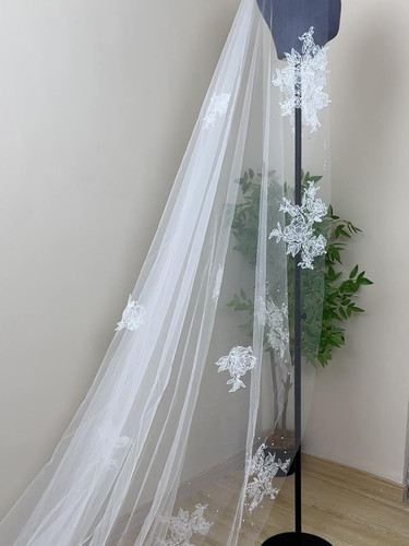 美高复古蕾丝钉珠新娘长头纱礼服配饰婚纱摄影样片跟妆造型旅拍硬