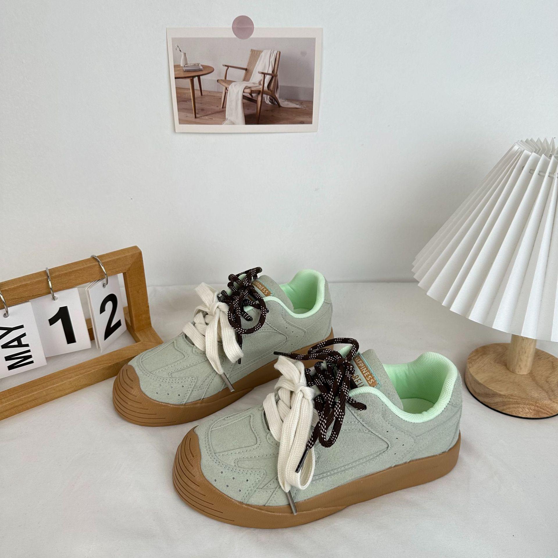 2025春季新款女鞋41-43大码板鞋平底反绒复古运动休闲鞋42百搭潮