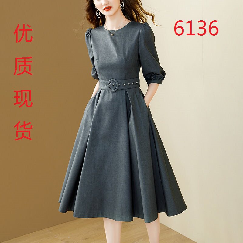 时尚轻奢泡泡袖连衣裙女春夏中袖连衣裙