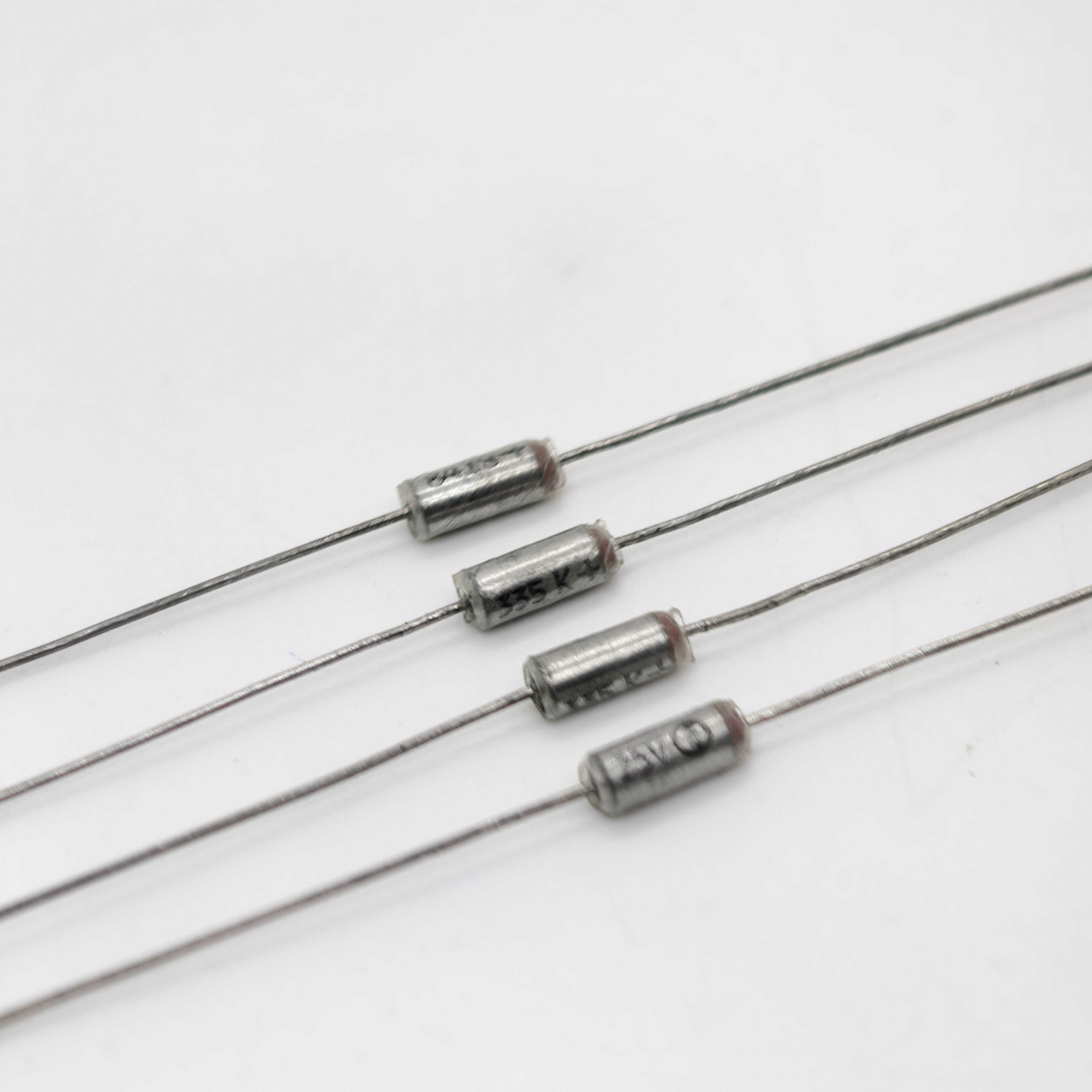 SPRAGUE思碧3.3UF25V电容