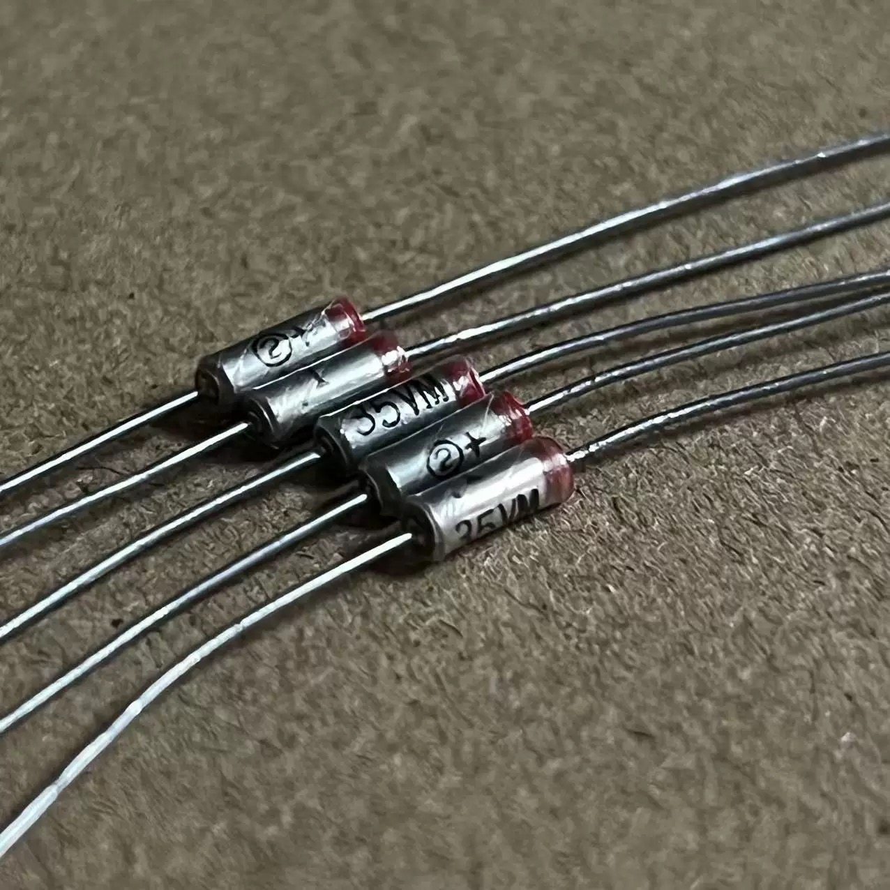 0.1UF35V红头音频钽电解电容