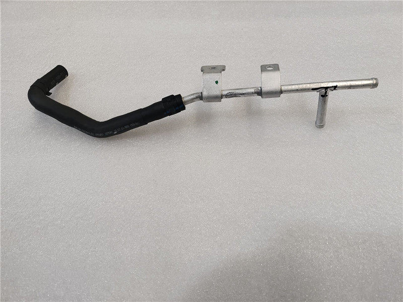 适用于比亚迪秦副水箱排气软管总成水管三通