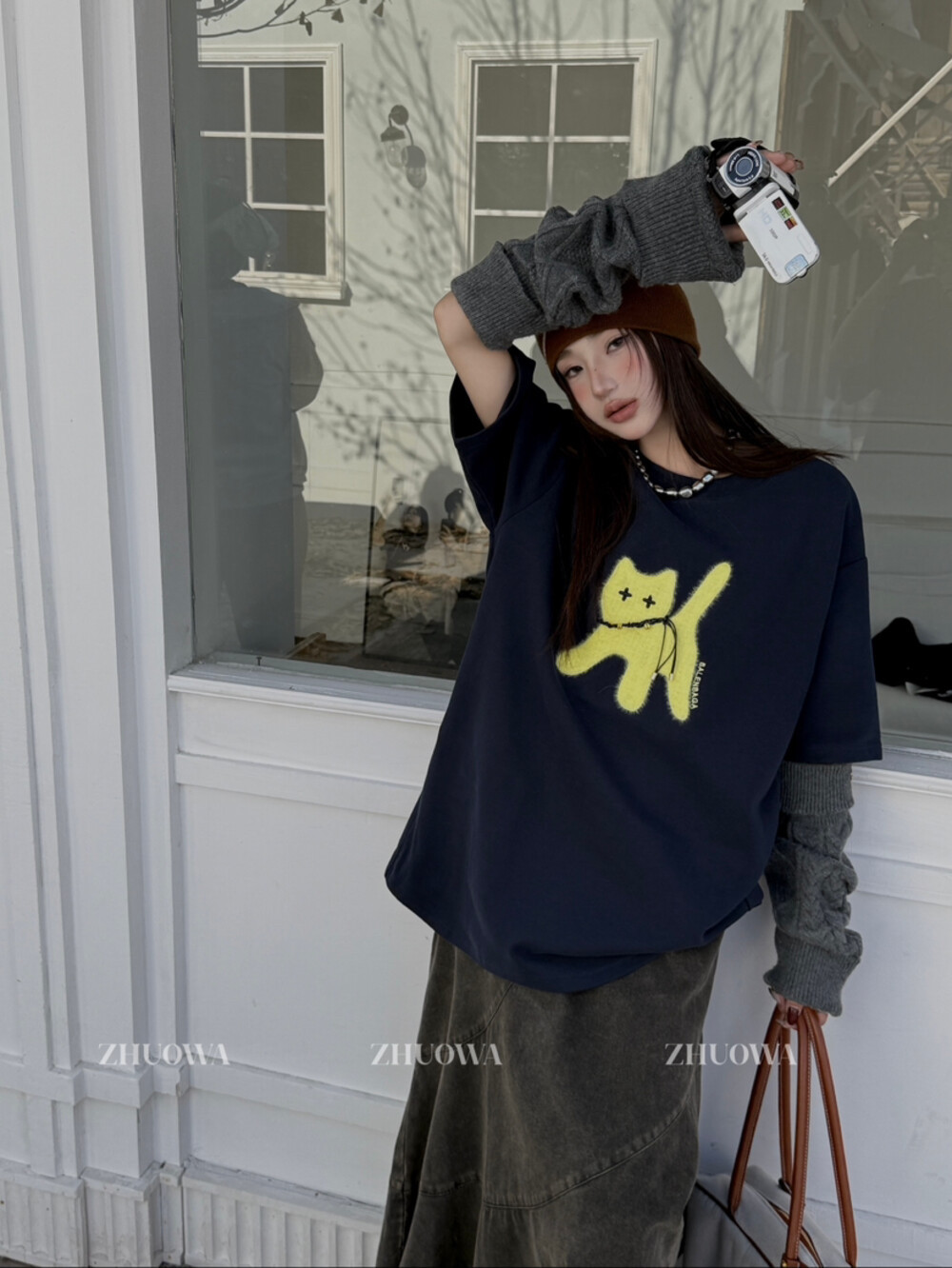 卓娃秋冬新款欧货大版宽松休闲猫咪刺绣短袖T恤女加厚磨毛打底衫