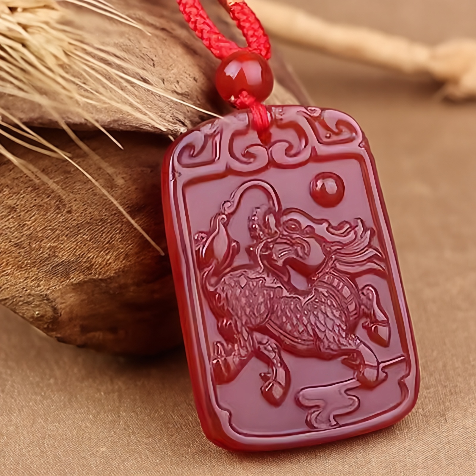 天然红玛瑙玉髓麒麟吊坠项链