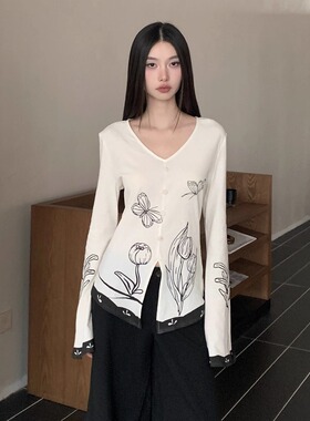 法式复古印花长袖针织开衫女秋季新款设计感小众收腰显瘦毛衣外套