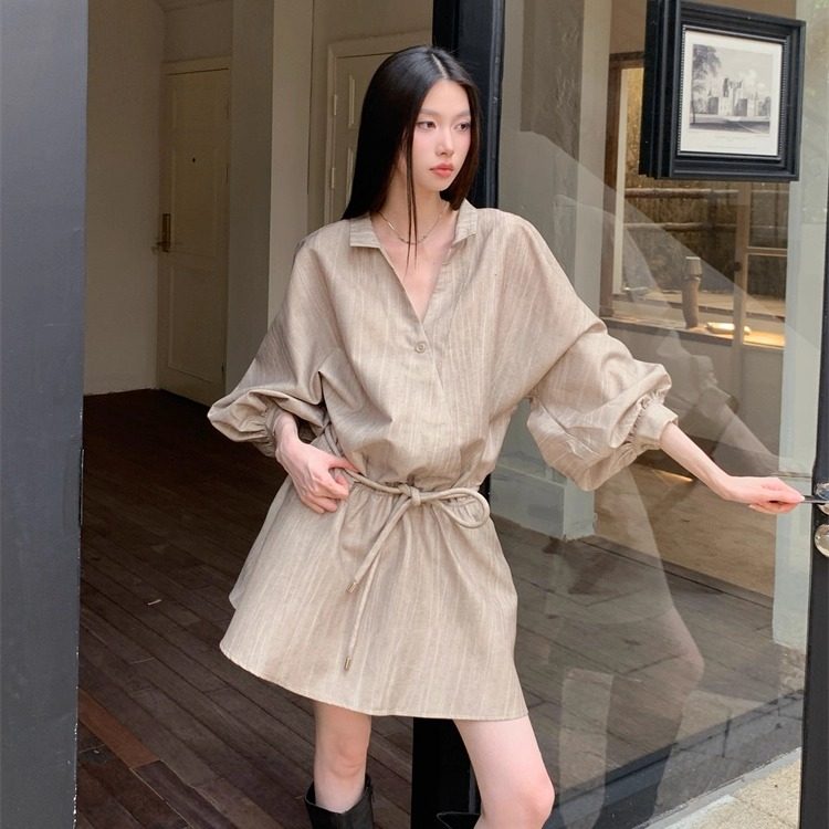 慵懒风V领工装衬衫连衣裙