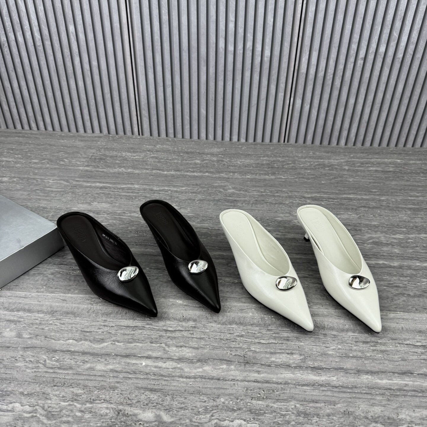 欧洲站欧货2026春季新款细跟包头拖鞋真皮气质外穿尖头高跟半拖女