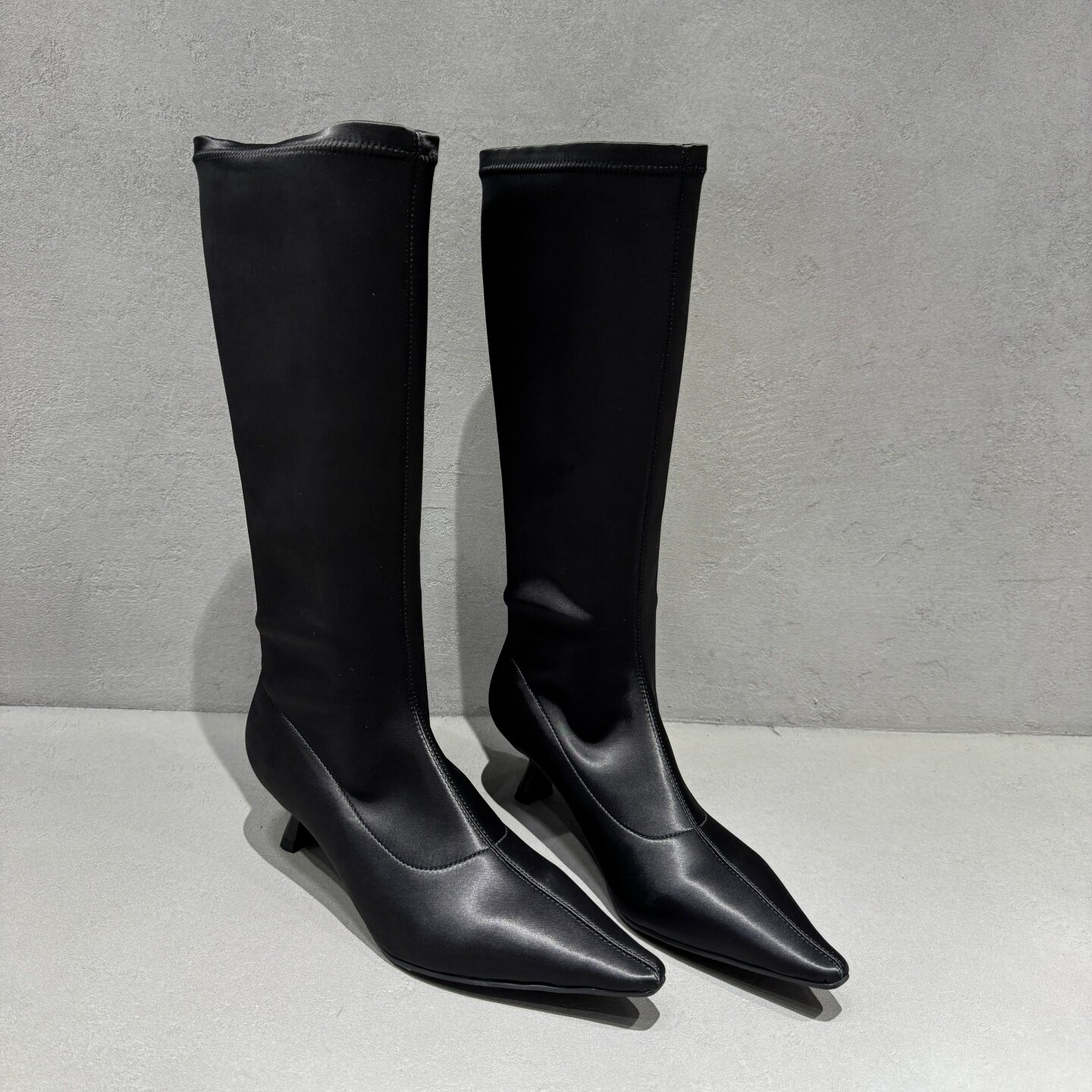 欧美尖头细跟显瘦高筒时装靴女靴