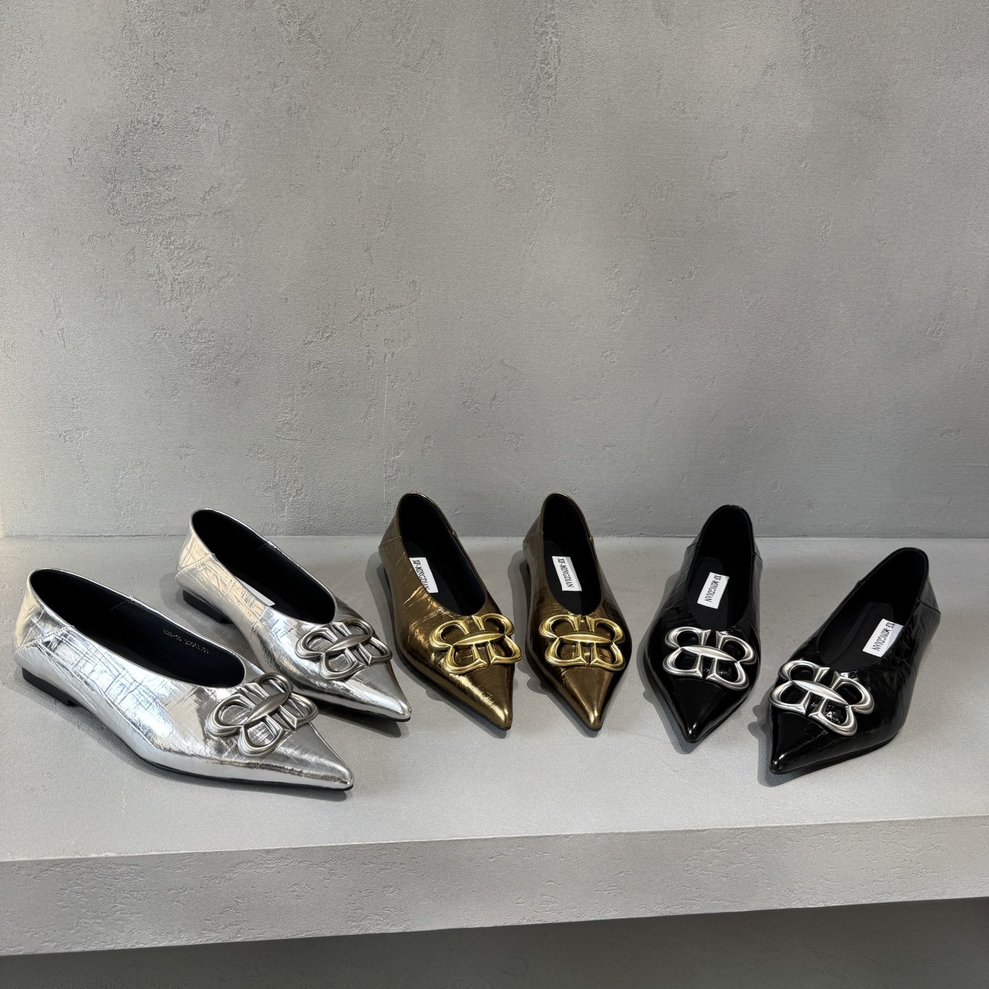 欧货欧洲站2026春季新款法式金属扣浅口单鞋真皮尖头气质平底女鞋,女鞋,浅口单鞋,淘宝优惠券,粉丝福利购,淘宝优惠卷