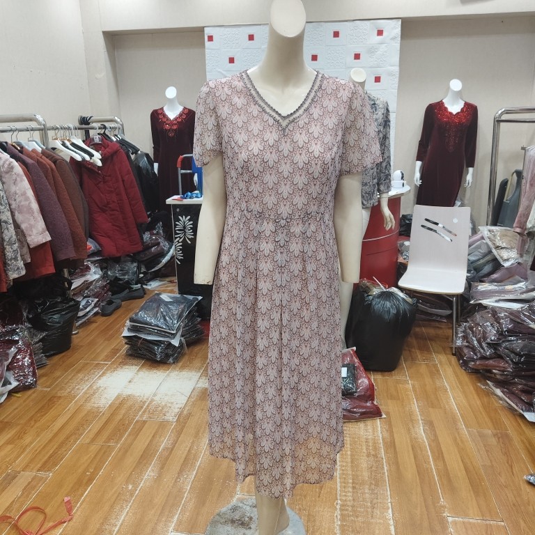 中年妈妈连裙子夏洋气2024新款优雅气质减龄贵夫人遮肚子显瘦长裙