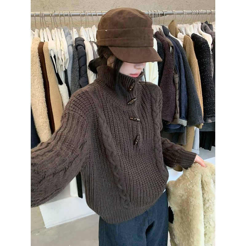 元派bluepops2025冬新款牛角扣翻领羊毛毛衣温柔宽松针织衫JC013